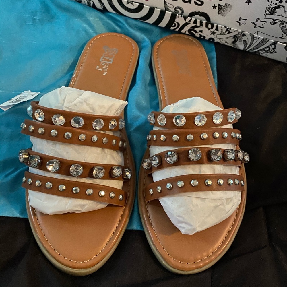 NWT Studded Sandals sz 11🌹